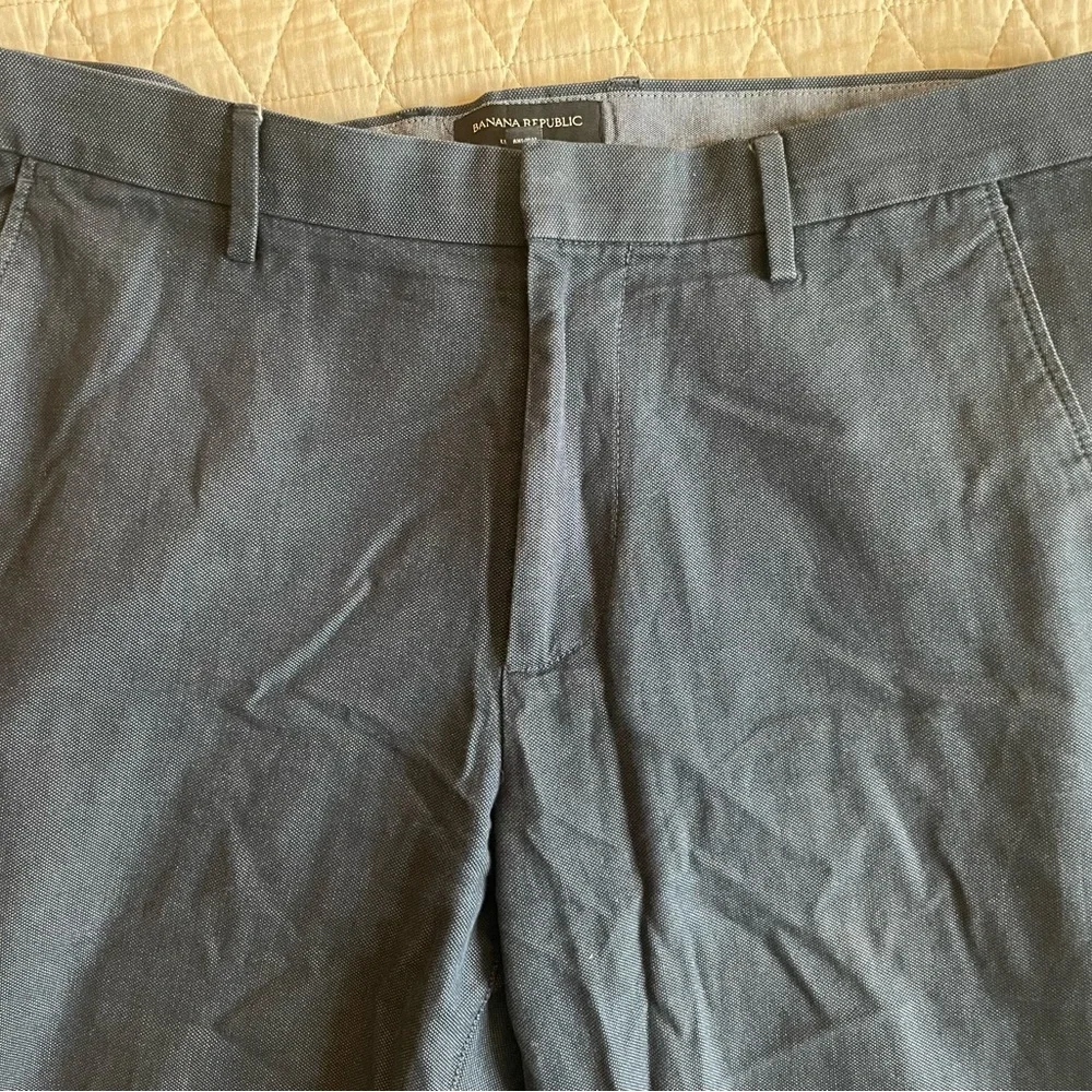 BANANA REPUBLIC Flat Front Cotton Dobby Nailhead Kenfield Pant in Navy Size 33‎